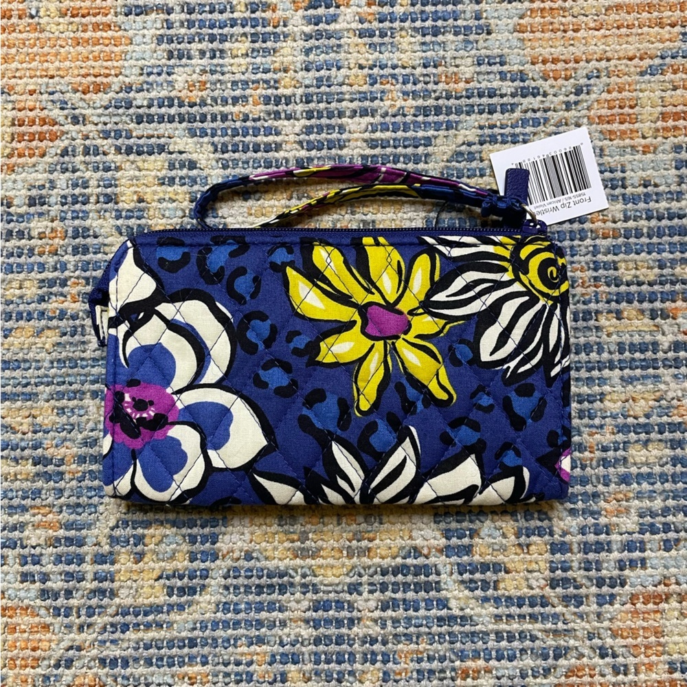 NWT Vera Bradley African Violet Front Zip Wristlet - Picture 1 of 6